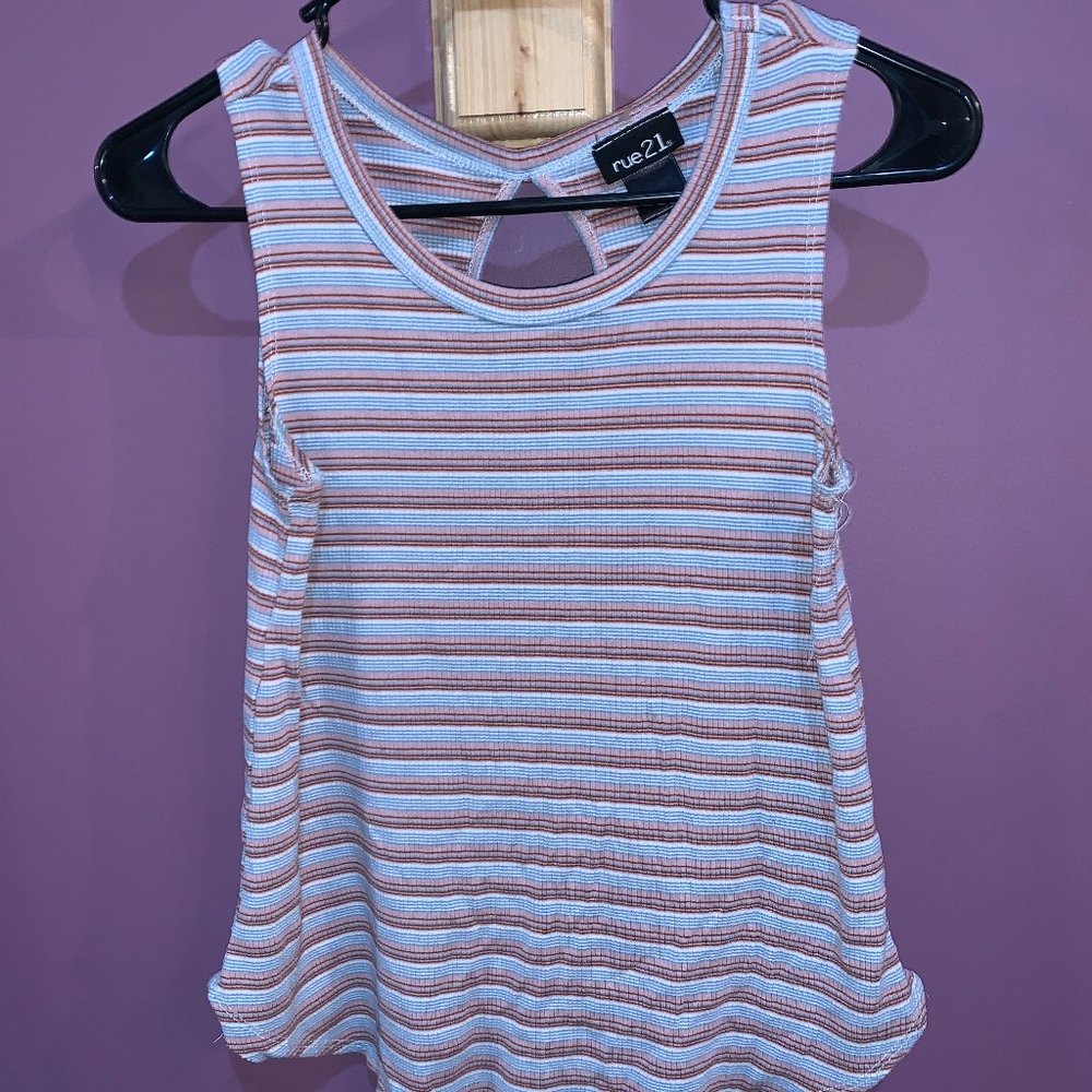 Women's Medium Rue 21 Tank Top with Keyhole on Back